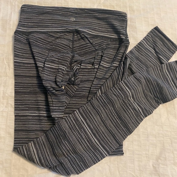 Lululemon leggings - Picture 1 of 4